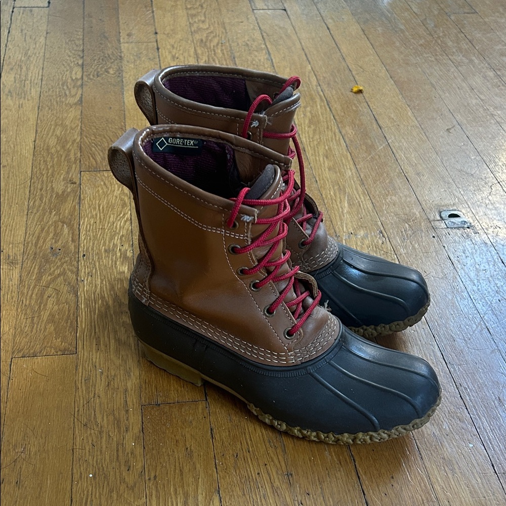 L.L. Bean women’s thermal bean boots. Size 9.